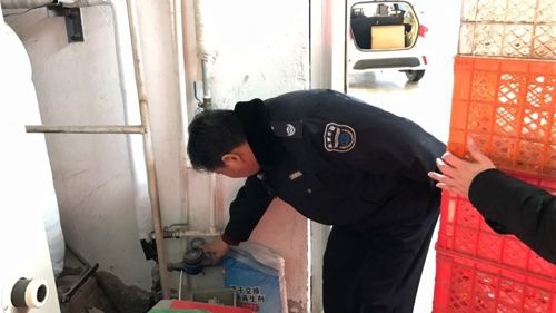 石景山区水政大队开展洗车行业专项执法检查1.jpg
