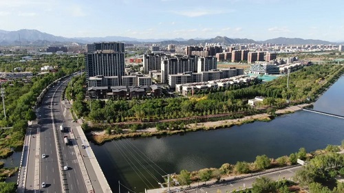 图6：丰沛的水量滋润了下游水系，有效回补了沿线地下水，进一步改善区域水生态环境.jpg