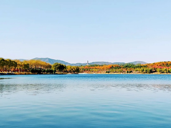图2：团城湖.jpg