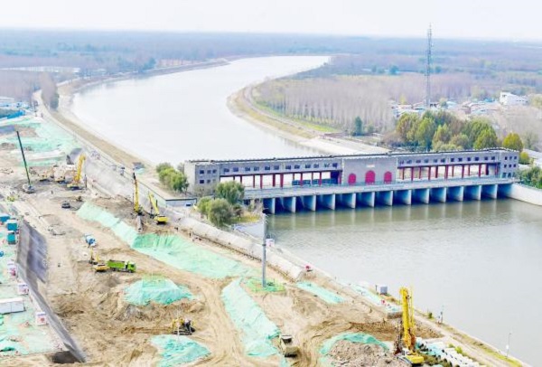 图1：项目将在现状杨洼水闸东侧开辟航道，新建杨洼船闸。.jpg