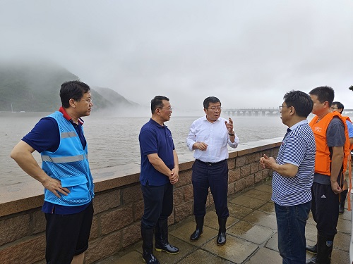实地查看三家店拦河闸行洪情况1.jpg